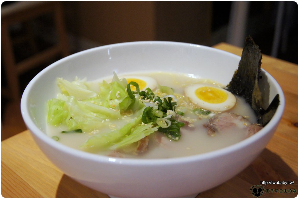台中拉麵|驖人拉麵食事處 正港日本師傅的拉麵 用蔬果熬的高湯絕無合成湯 健康美味無負擔
