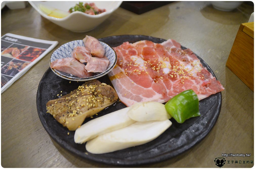 嘉義東區美食|嘉義燒肉-YAKINKU野赤燒肉 CP質很高的燒肉店