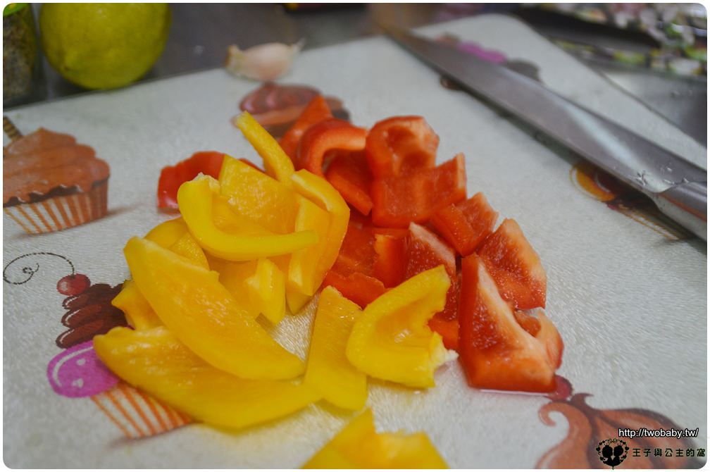 沙拉食譜|油漬甘草香檸彩椒雞肉沙拉-甘草香氣提升了醬料的風味
