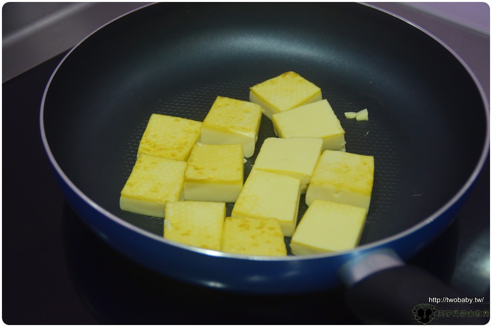 豆腐食譜|古早味干草醬肉絲雞蛋豆腐-簡單做出下飯的好味道