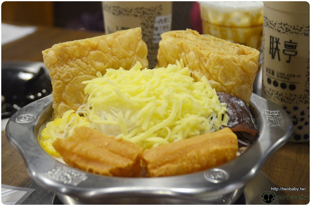 雲林斗六推薦美食|華麗小火鍋|台中人氣小火鍋 联亭泡菜鍋-斗六店 超推奶香起司鍋，吃到欲罷不能