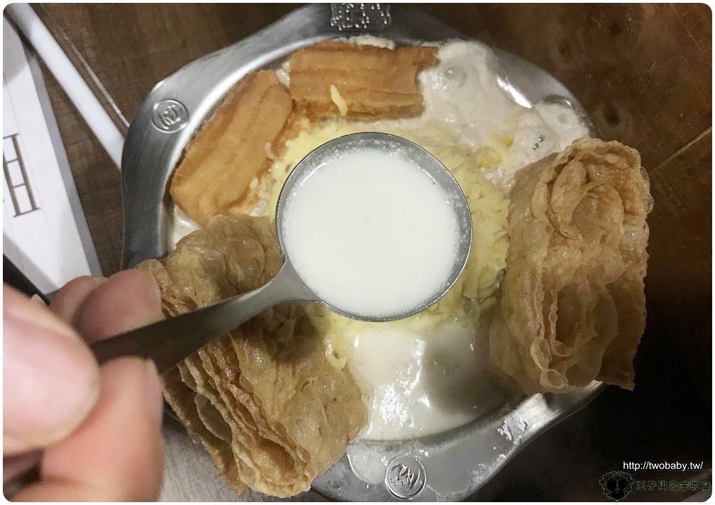 雲林斗六推薦美食|華麗小火鍋|台中人氣小火鍋 联亭泡菜鍋-斗六店 超推奶香起司鍋，吃到欲罷不能