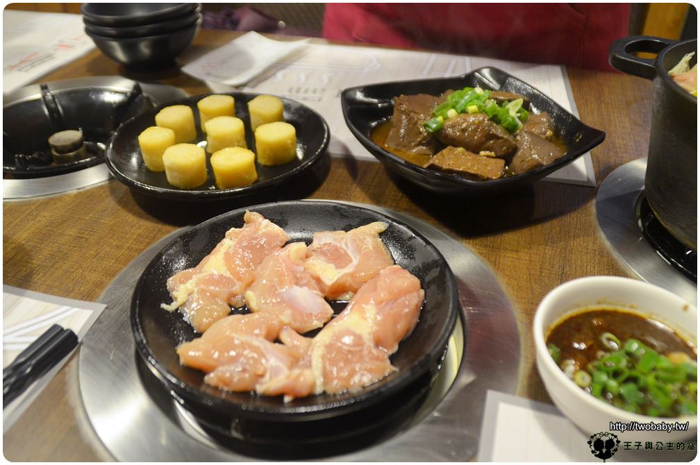 雲林斗六推薦美食|華麗小火鍋|台中人氣小火鍋 联亭泡菜鍋-斗六店 超推奶香起司鍋，吃到欲罷不能
