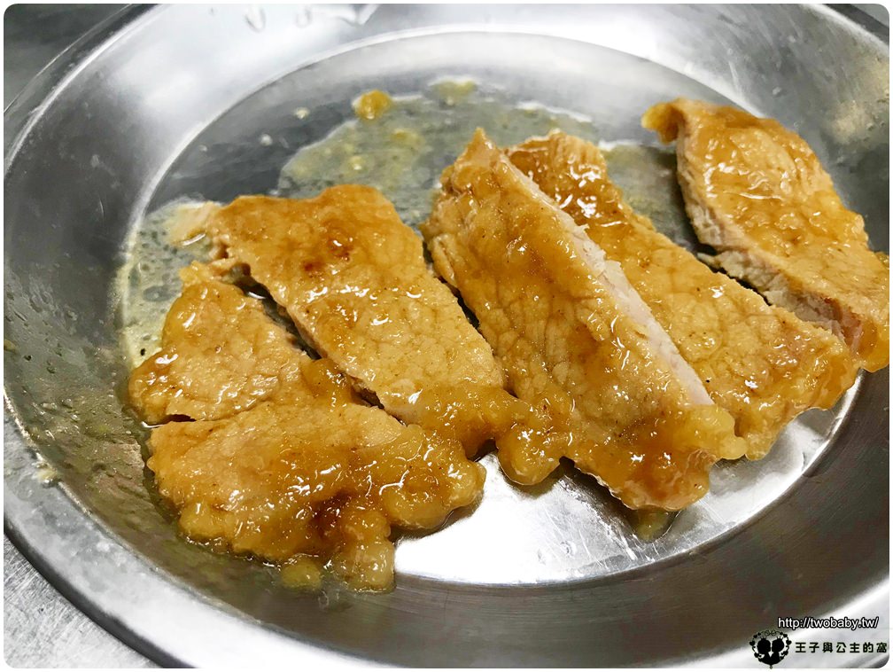 嘉義美食|嘉義劉里長火雞肉飯-是屬嘉義便宜雞肉飯 超推排骨又嫩又好吃 在地人的雞肉飯