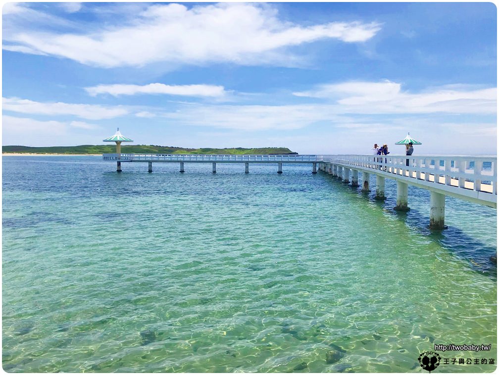 澎湖景點|西嶼景點|小池角雙曲橋 也是熱門的IG打卡點 清澈海水加上藍天