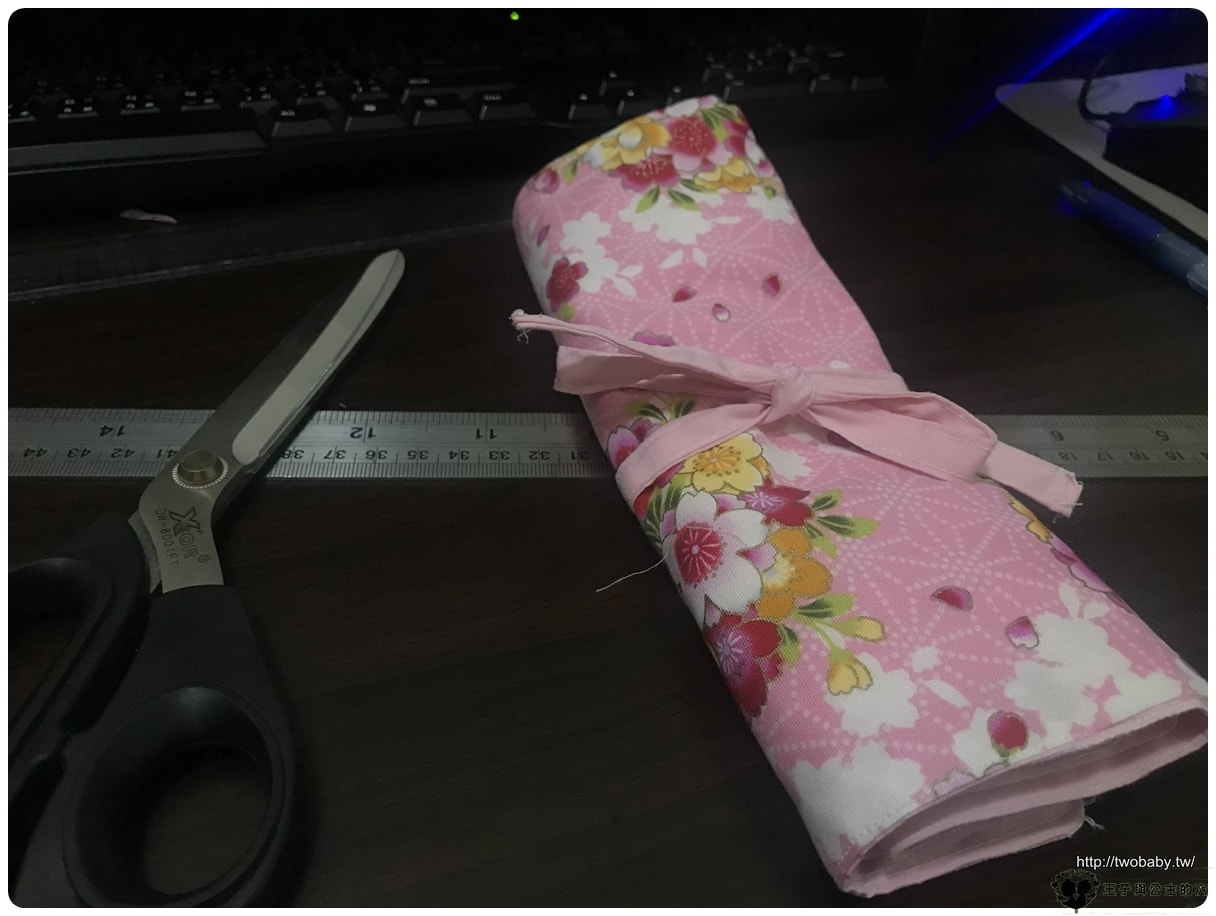 DIY專區|華德福 DIY蠟磚蠟筆袋~粉色客家花布感覺好粉嫩!