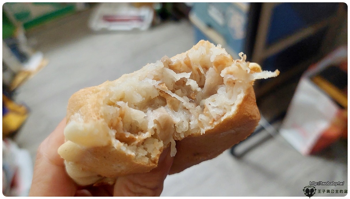 台中平價點心|昌平路一段&旅順路二段路口~圓圓紅豆餅 料多實在 CP值超高的紅豆餅