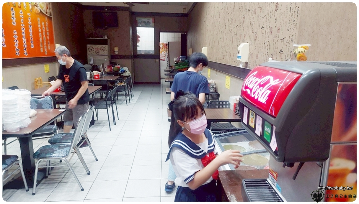 彰化美食|平價小火鍋|八家醬鍋爆北斗店 在地小火鍋 湯頭鮮甜 配料豐富 - 第3張圖 彰化美食|平價小火鍋|八家醬鍋爆北斗店 在地小火鍋 湯頭鮮甜 配料豐富