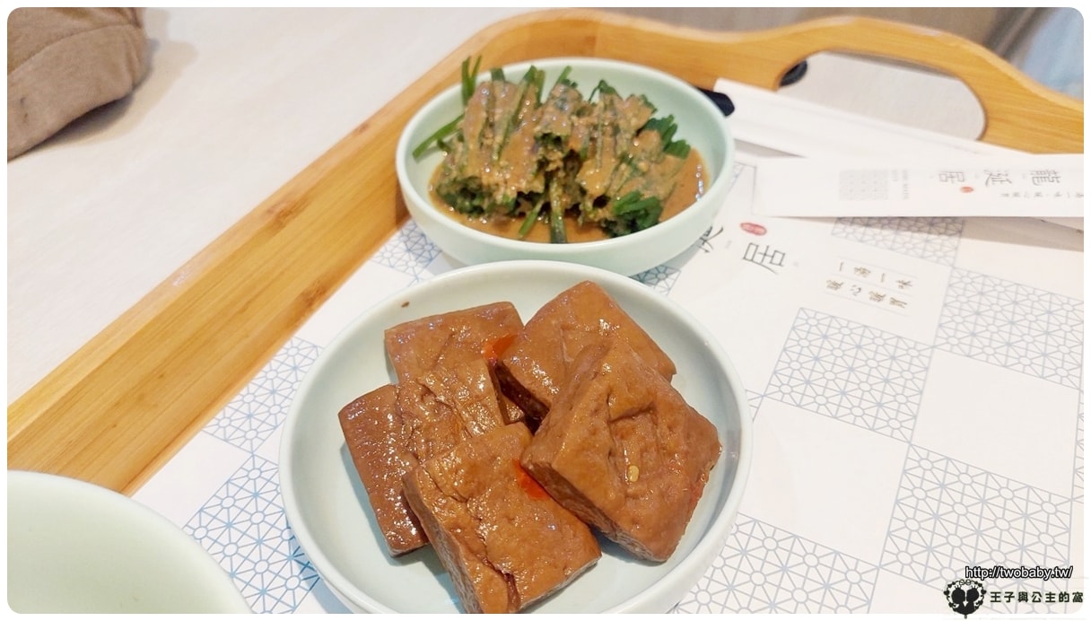 台北樹林美食|龍涎居樹林店【 龍涎居 雞膳食坊 】以傳統藥膳 雞湯 為基礎的煲湯專賣店(已歇業) - 第8張圖 台北樹林美食|龍延居樹林店【 龍涎居 雞膳食坊 】以傳統藥膳 雞湯 為基礎的專賣店