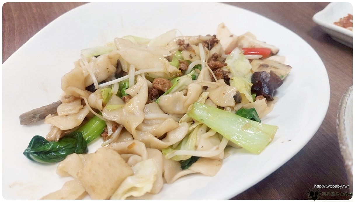 台中美食|台中北區推薦素食|東東素食 進化店 最強配料!香椿醬!!臭豆腐~香! - 第9張圖 台中美食|台中北區推薦素食|東東素食 進化店 最強配料!香椿醬!!臭豆腐~香!