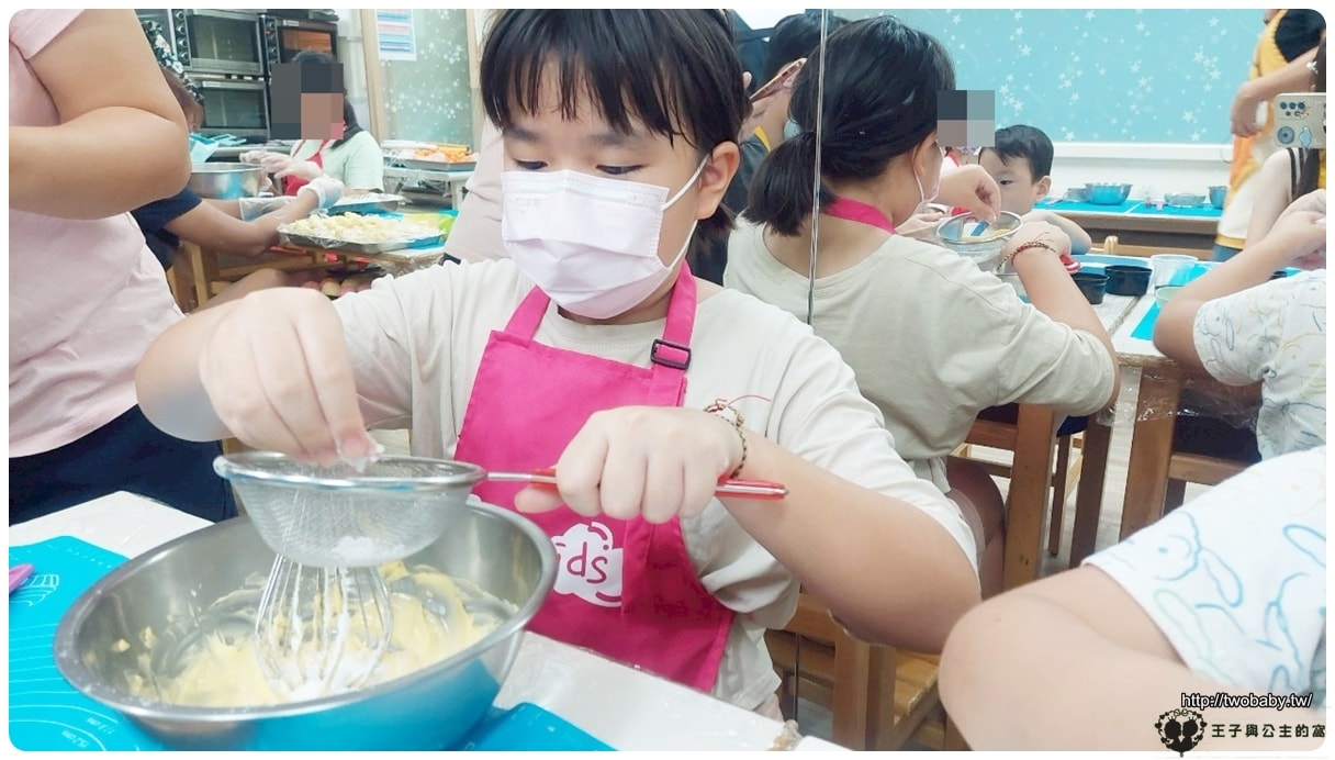 台中親子DIY教室/親子烘焙|ZUU kids恣遊教育-中秋節限定主題~中秋月餅/蛋黃酥/鳳梨酥 - 第7張圖 台中親子DIY教室/親子烘焙|ZUU kids恣遊教育-中秋節限定主題~中秋月餅/蛋黃酥/鳳梨酥