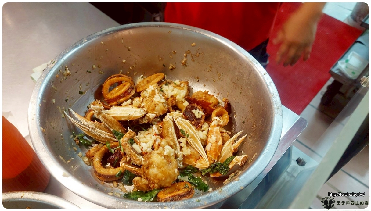 台中潭子美食|潭子香香炸螃蟹~潭子區有名的炸螃蟹 蟹肉,蟹腳,喜相逢,小卷<已歇業> - 第4張圖 台中潭子美食|潭子香香炸螃蟹~潭子區有名的炸螃蟹 蟹肉,蟹腳,喜相逢,小卷