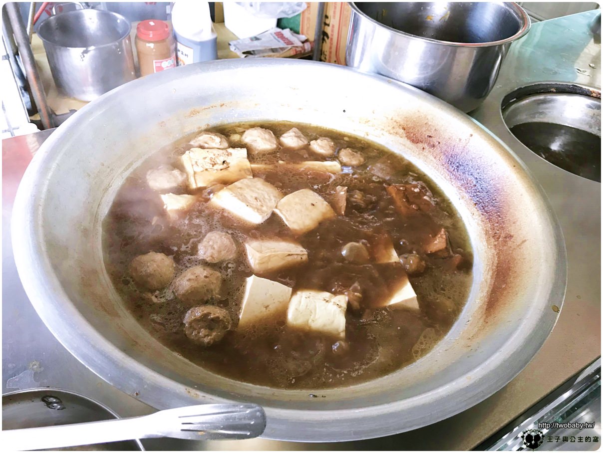 雲林林內美食|滾滾魯肉飯 飯Q滷汁香濃 在地銅板美食 必點魯肉飯、魯丸子、滷豆腐