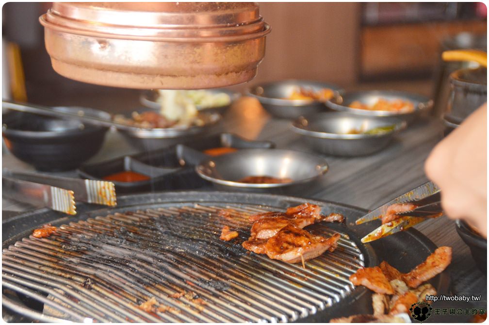 台北萬華美食|西門韓式烤肉|肉倉韓國烤肉吃到飽 (內有菜單) 烤肉吃免驚~來當肉食怪吧!