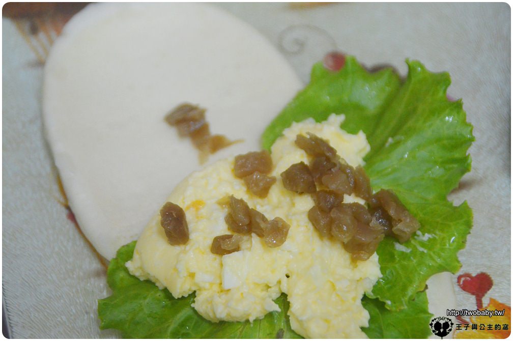 食譜|麻油雞胸肉蛋沙拉割包 清爽快速營養早餐之1 媽媽愛心早餐 簡單方便上桌